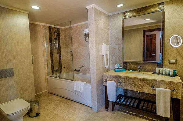 Susesi Luxury Resort Senior Suite Bathroom
