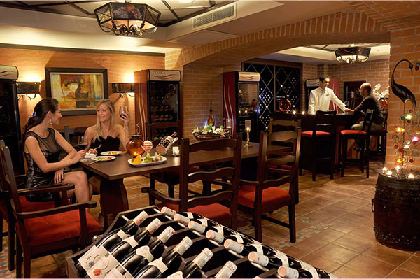  Susesi Luxury Resort Bacus Şarap Evi